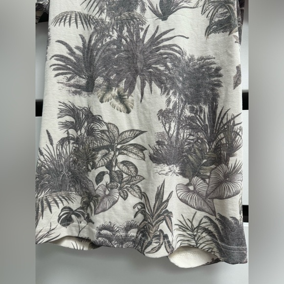 CHASER Tropical Recycled Vintage Print Ruched V Back T Shirt Size M NWOT - Picture 6 of 9